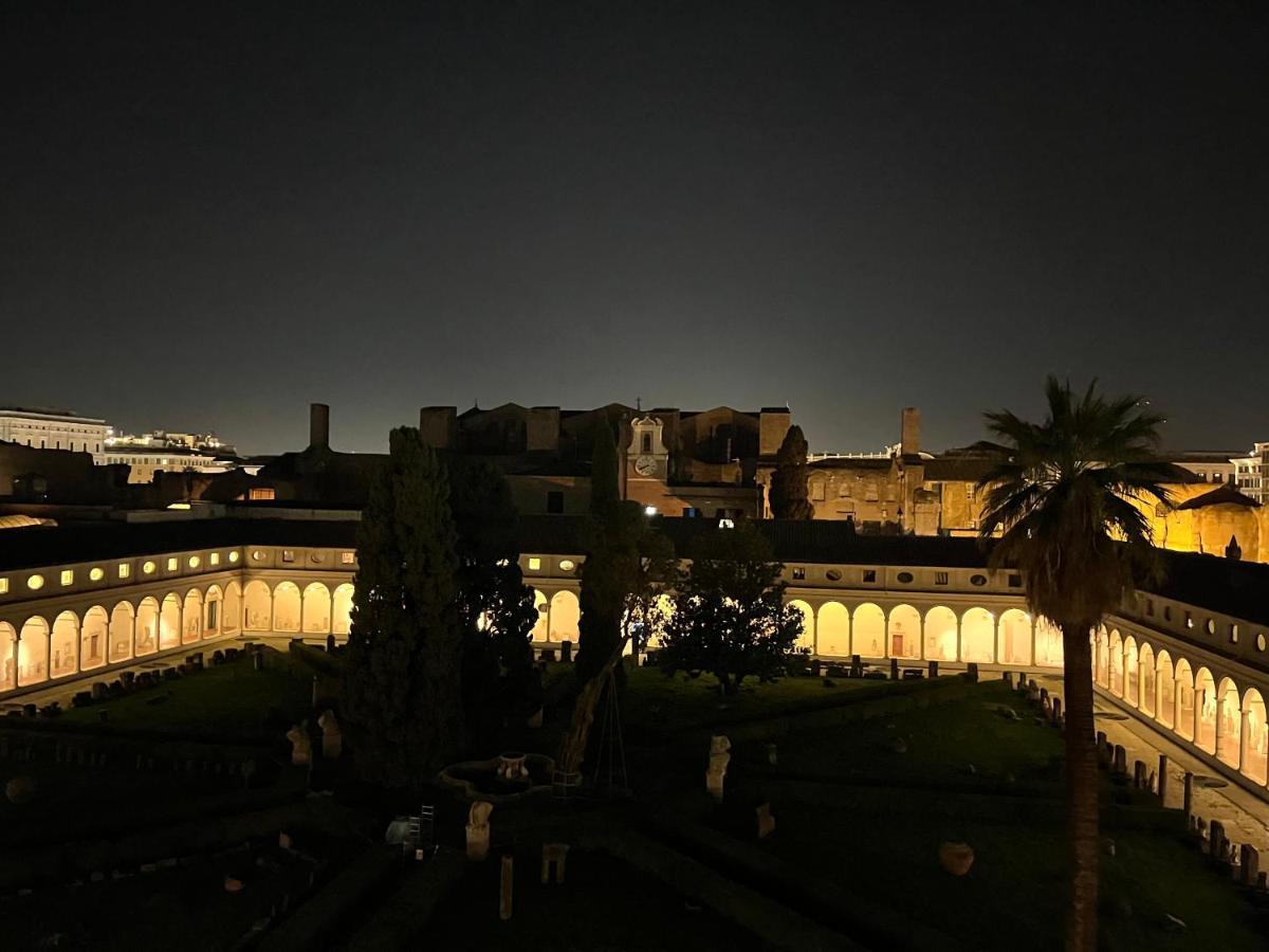 Camera X2 Con Magnifica Vista Sul Chiostro Di Michelangelo E Le Terme Di Diocleziano Rome Exterior photo