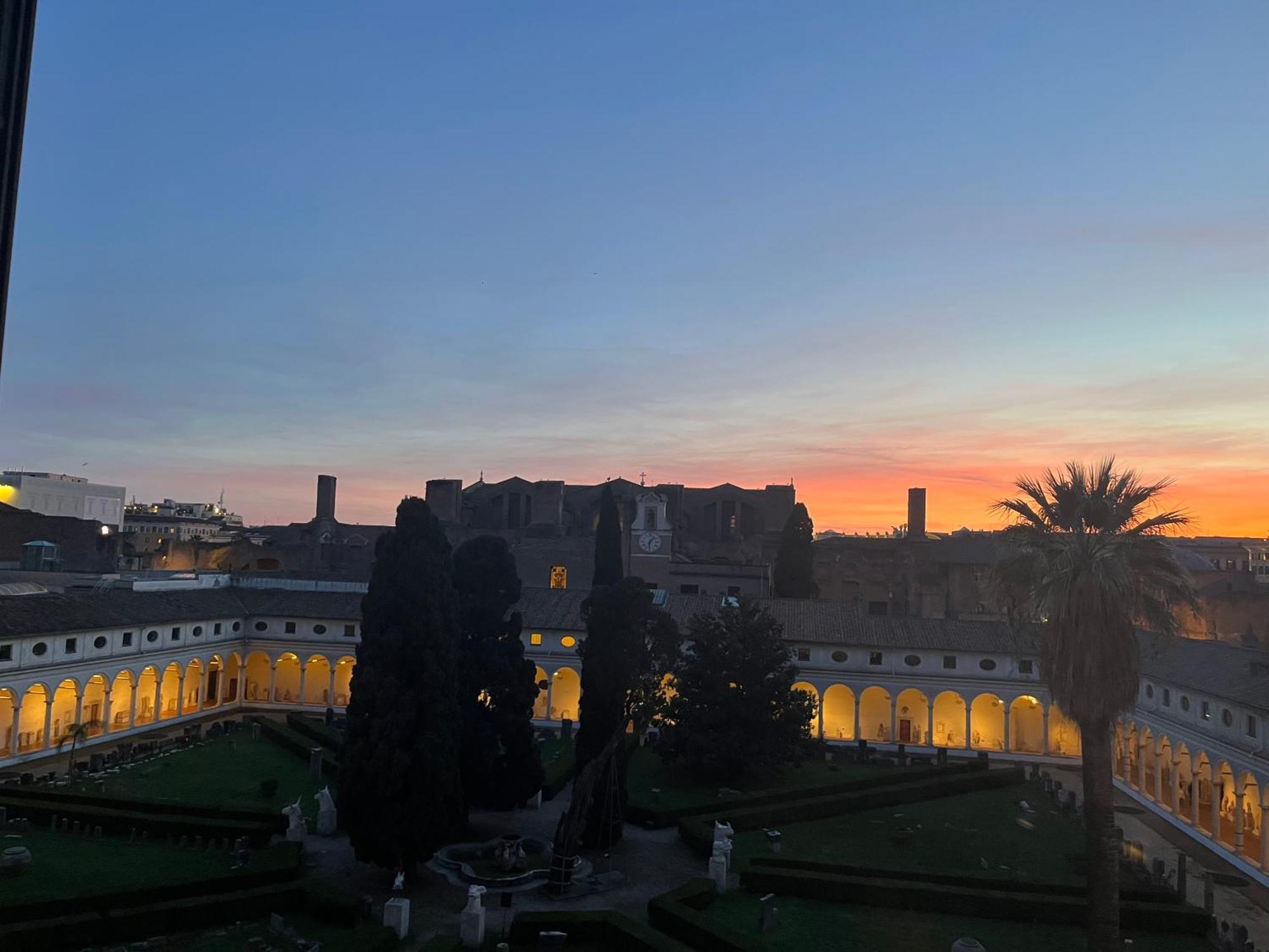 Camera X2 Con Magnifica Vista Sul Chiostro Di Michelangelo E Le Terme Di Diocleziano Rome Exterior photo